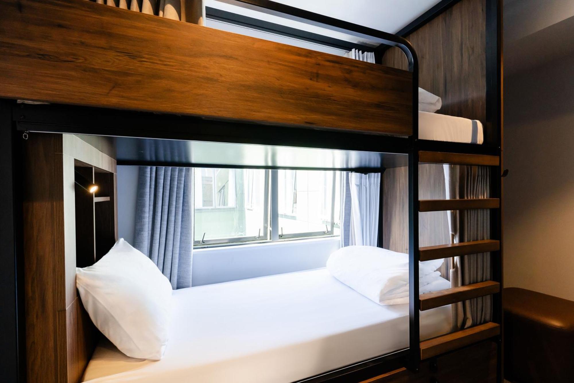 Haka House Wellington Hostel Екстериор снимка A bunk bed